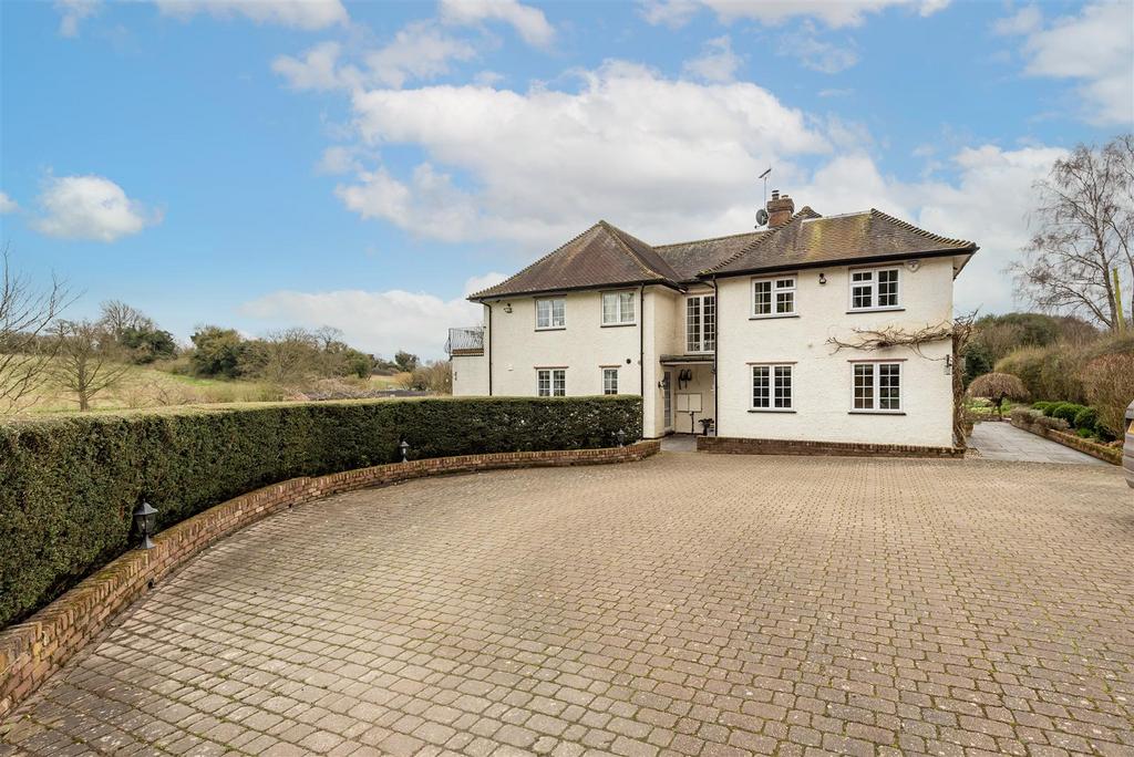 Marshalls Heath Lane, Wheathampstead, St. Albans 5 bed detached house