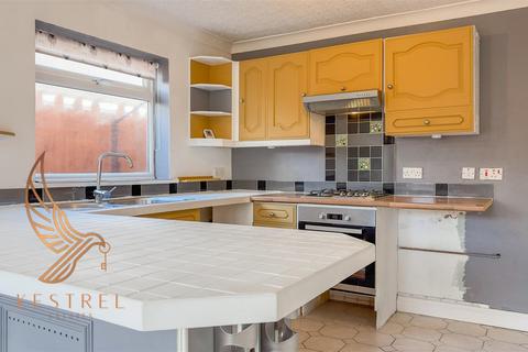 6 Lyndhurst Drive, Norton, Doncaster, DN6 9PZ