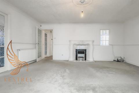 6 Lyndhurst Drive, Norton, Doncaster, DN6 9PZ