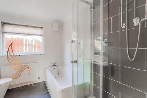 6 Lyndhurst Drive, Norton, Doncaster, DN6 9PZ