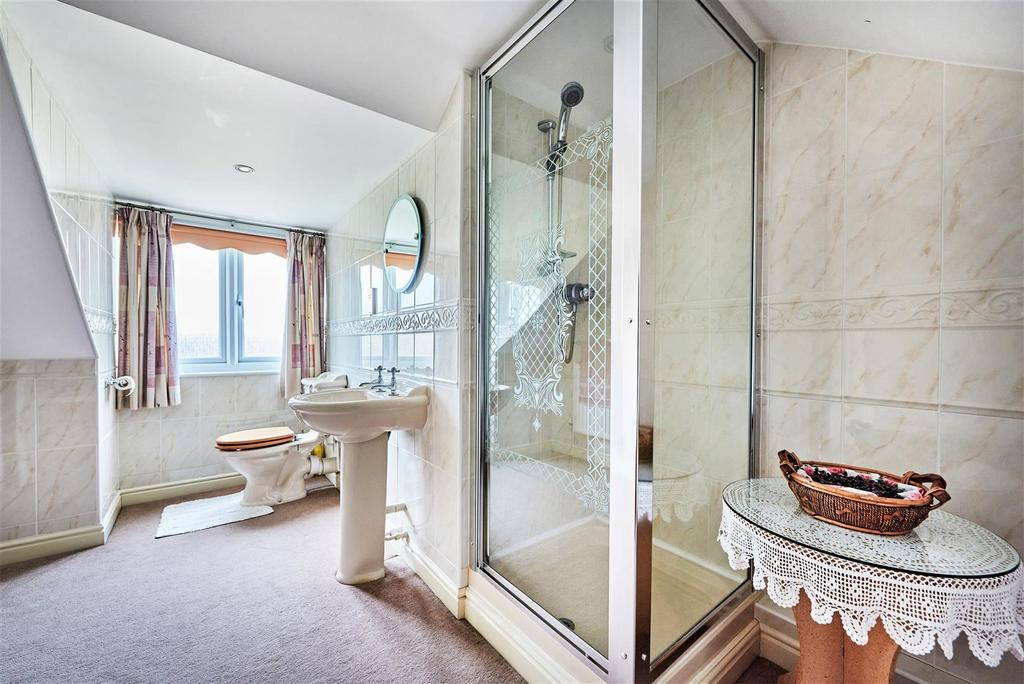 Luxury bath/shower room