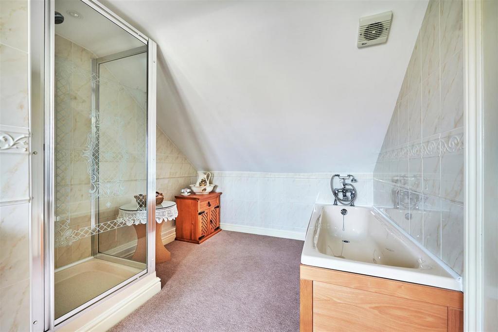 Luxury bath/shower room