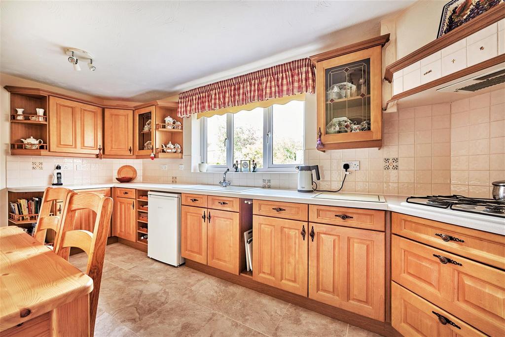 Fitted kitchen