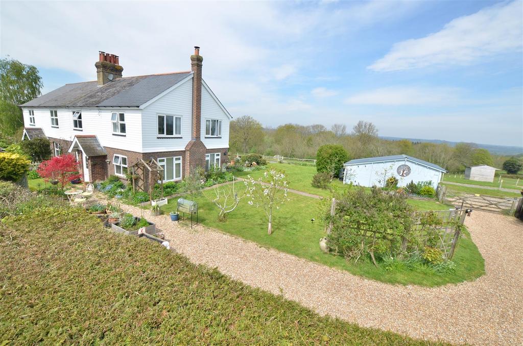 Adams Lane, Mill Corner, Northiam TN31 3 bed equestrian property - £950,000