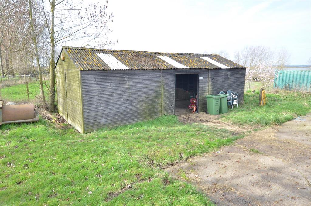Hay/Straw barn.JPG