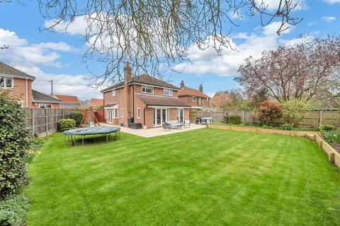 4 bedroom detached house for sale - The Street, Great Barton