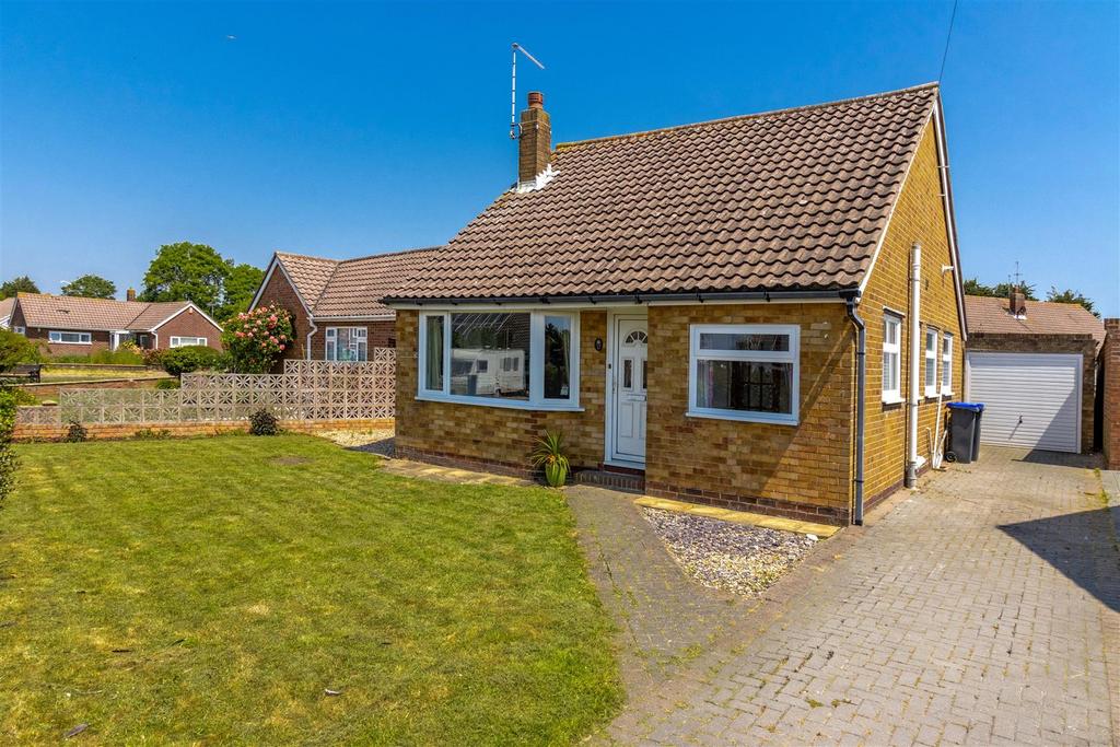 Ullswater Road, Sompting, Lancing 2 bed detached bungalow for sale £