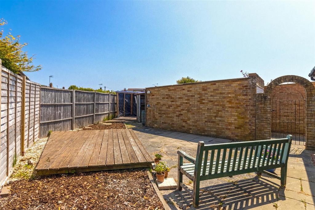 Ullswater Road, Sompting, Lancing 2 bed detached bungalow for sale £