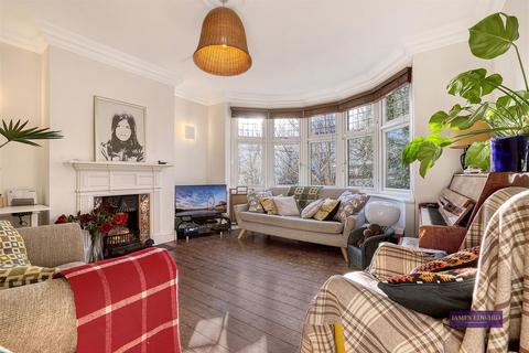 197 Alexandra Park Road, London, N22 7BJ