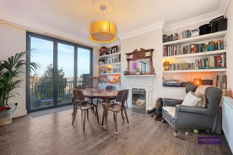 197 Alexandra Park Road, London, N22 7BJ