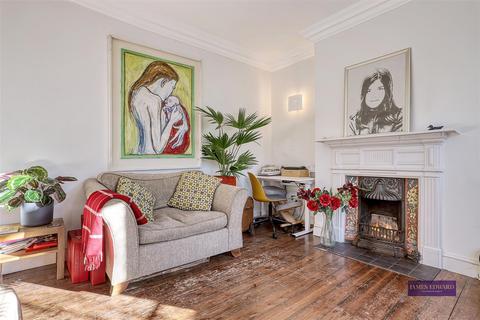 197 Alexandra Park Road, London, N22 7BJ