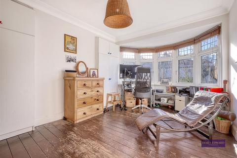 197 Alexandra Park Road, London, N22 7BJ