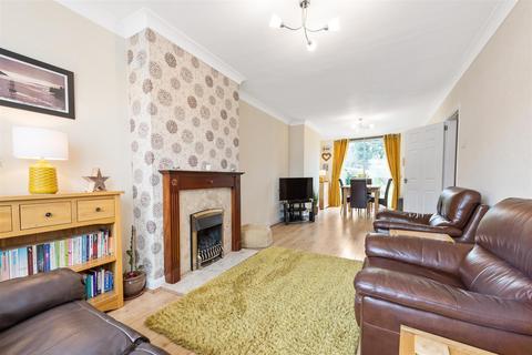 19 Barrington Road, Solihull, B92 8DP
