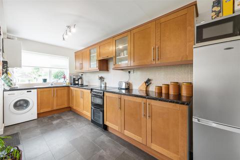 19 Barrington Road, Solihull, B92 8DP