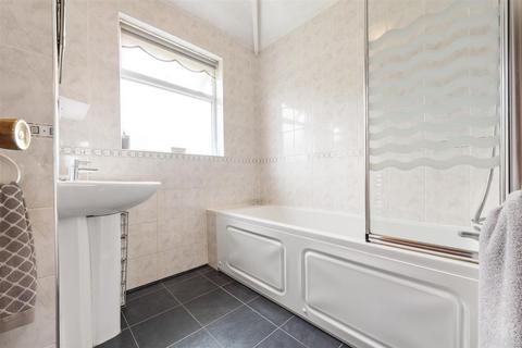 19 Barrington Road, Solihull, B92 8DP