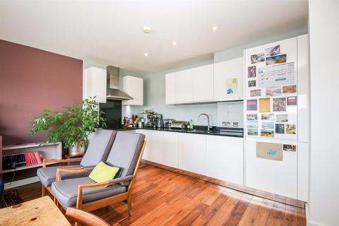 2 bedroom apartment to rent, Vista House, London N4