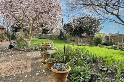 14 The Maples, Rushmere St Andrew, Ipswich, IP4 5RW