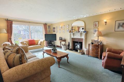 14 The Maples, Rushmere St Andrew, Ipswich, IP4 5RW