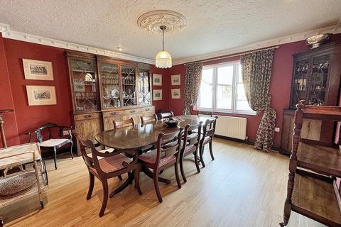 14 The Maples, Rushmere St Andrew, Ipswich, IP4 5RW
