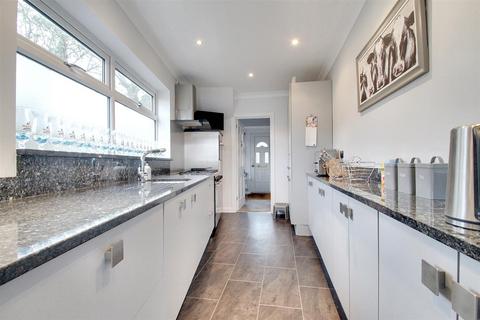 3 bedroom end of terrace house for sale - Pond Lane, Worthing