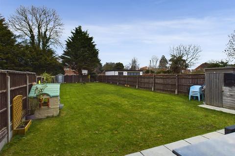 8 Grove Crescent, Barnwood, Gloucester, GL4 3JJ