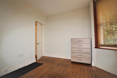 2 bedroom apartment to rent - Edward Road, London E17