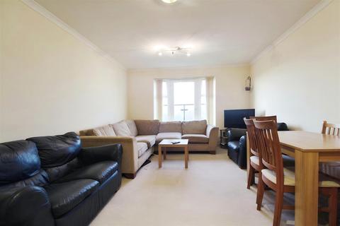 2 bedroom flat for sale, Bower Way, Slough