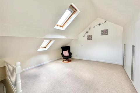 25 Buxton Road, Furness Vale, High Peak, SK23 7PQ