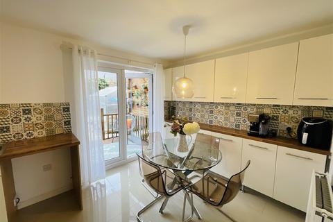63 Dan Y Cwarre, Carway, Kidwelly, SA17 4JA