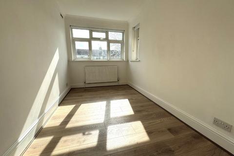 1 bedroom in a house share to rent - Church Street, London N9