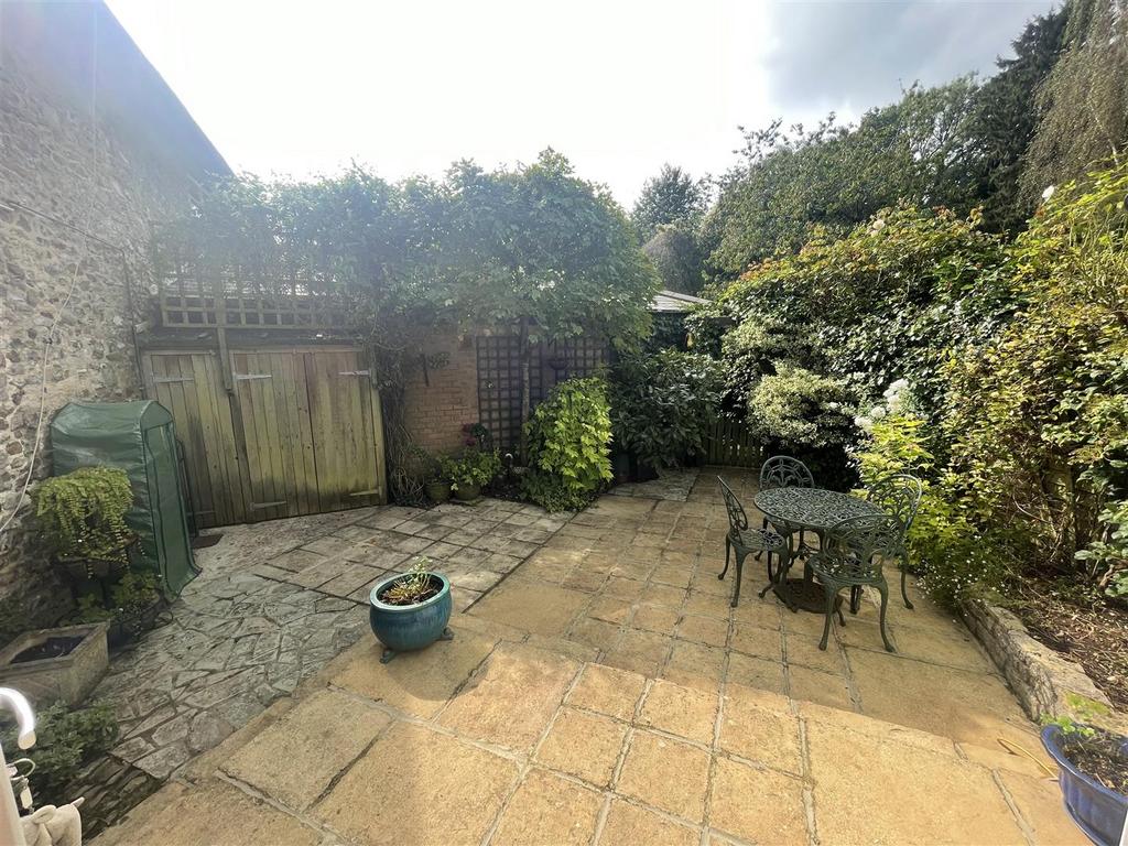 Offwell, Honiton 2 bed semidetached house to rent £870 pcm (£201 pw)