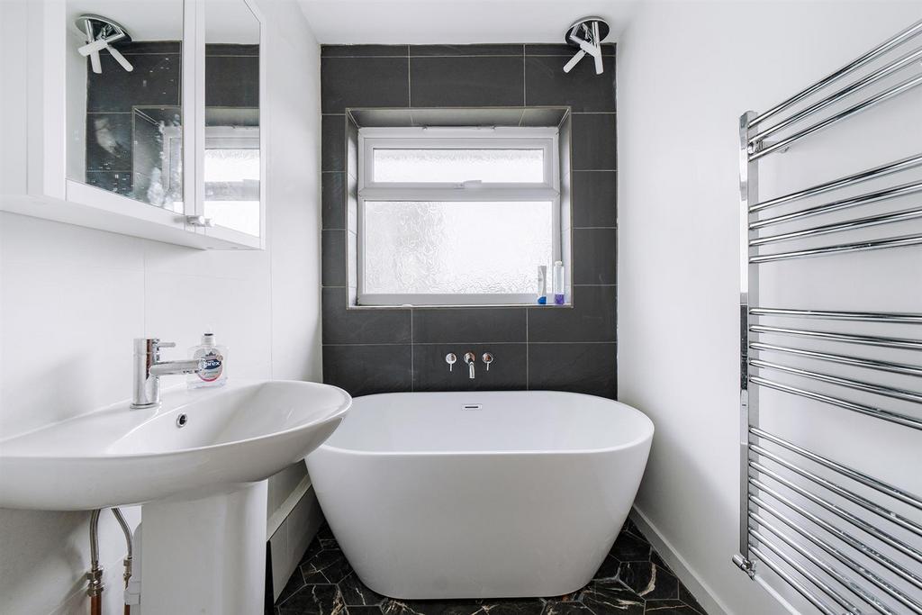 48 Pine Grove.4.jpg