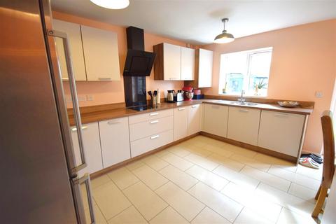 4 bedroom semi-detached house for sale, Iverley Close, Rugby CV21