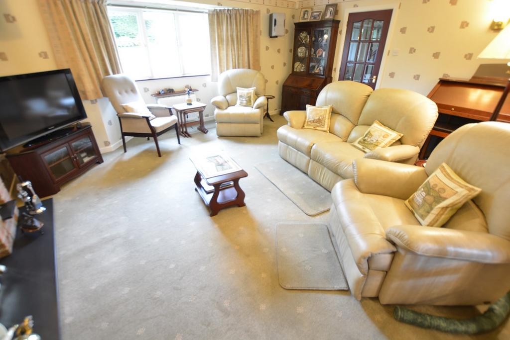 Wareham Road, Lytchett Matravers, Poole, BH16 3 bed detached house for sale £600,000