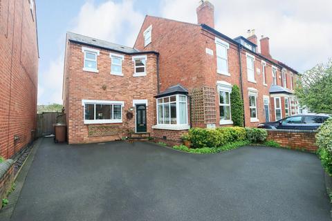 4 bedroom end of terrace house for sale, Chester Road North, Kidderminster, DY10
