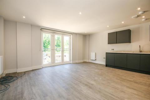 2 bedroom apartment to rent, Holden Road, London N12