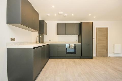 2 bedroom apartment to rent, Holden Road, London N12