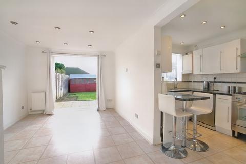 3 bedroom end of terrace house for sale - Lowestoft Drive, Slough SL1