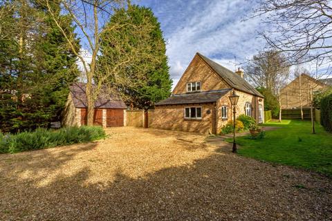 4 bedroom detached house to rent, Eathwaite Green, Peterborough PE4