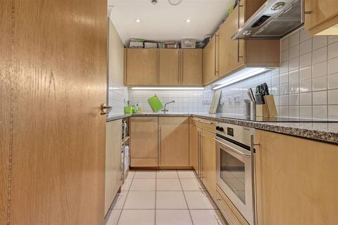 2 bedroom apartment to rent, Fleet Street, London EC4A