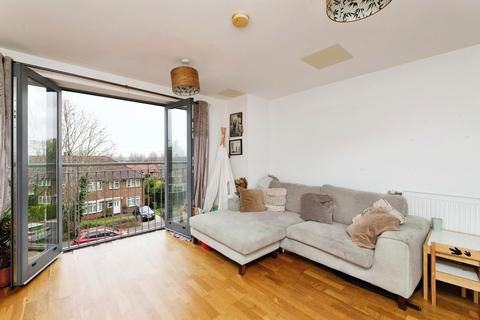 1 bedroom flat for sale - Kings Head Hill, London E4