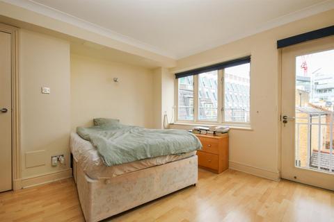 1 bedroom apartment to rent, Fleet Street, London EC4A