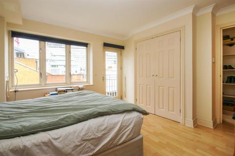 1 bedroom apartment to rent, Fleet Street, London EC4A