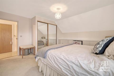 2 bedroom apartment for sale, Retreat Way, Chigwell