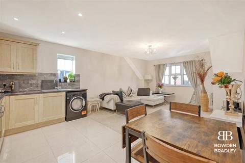 56 Retreat Way, Chigwell, IG7 6EL