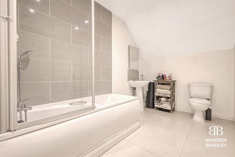 56 Retreat Way, Chigwell, IG7 6EL