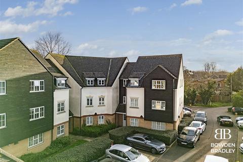 56 Retreat Way, Chigwell, IG7 6EL