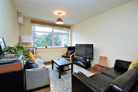 2 bedroom apartment to rent, Lichen Court, London N4