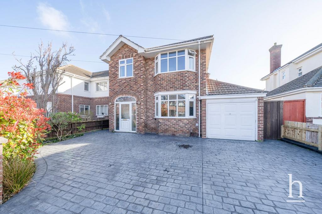 Queens Drive, Prenton CH43 3 bed detached house £350,000