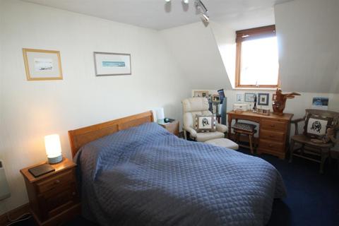 7 Vyner Place, Ullapool, IV26 2XR